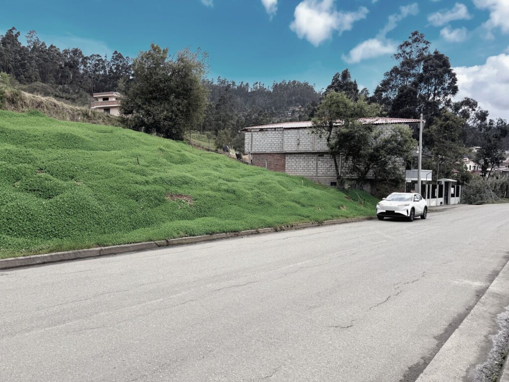 Terreno en Nazón, Biblián - acceso y sector